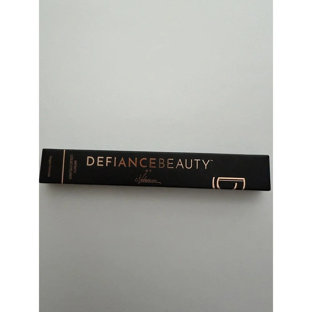 NIB - DEFIANCE BEAUTY Infinity Liquid Eyeliner ENIGMA Carbon Black - 0.5 mL